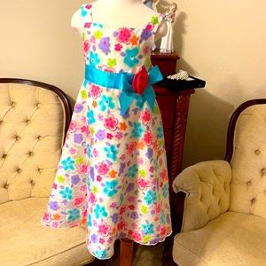Size 5 (girl) dress flower dress.